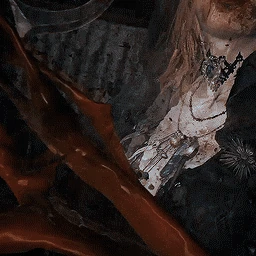 Нападает на Итана