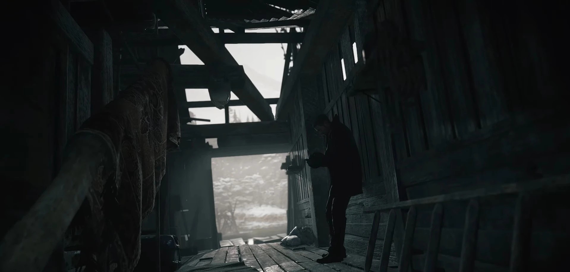 Крис на исследовательском посту возле Водохранилище.